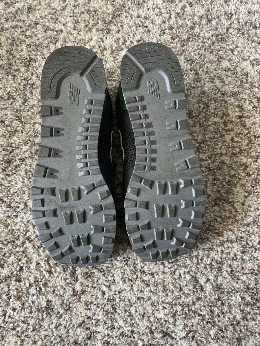 New Balance Black and Mint Green Running Shoes - Picture 6 of 6